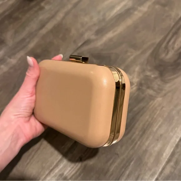 Elegant Cream Clutch - Picture 8 of 8